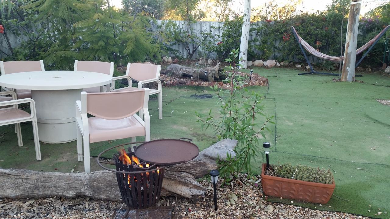 Sonja'S Bed And Breakfast Lightning Ridge Extérieur photo