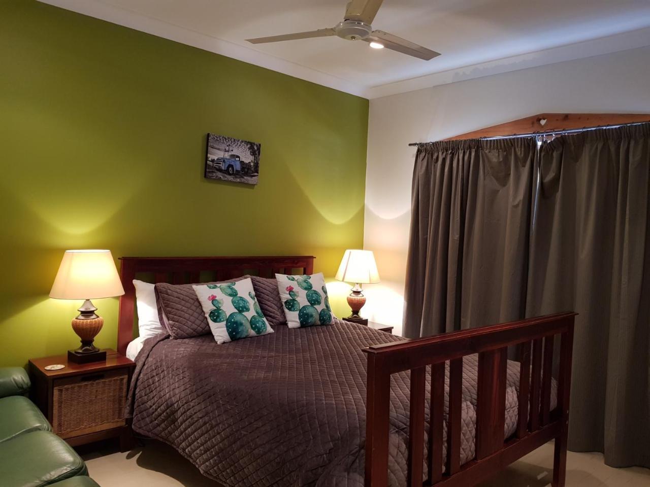 Sonja'S Bed And Breakfast Lightning Ridge Extérieur photo